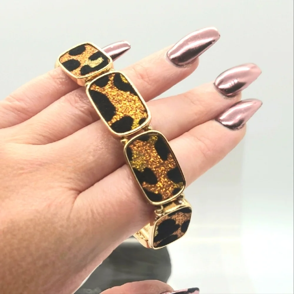 NWT Leopard Print Design Shimmer Gold Statement Bracelet